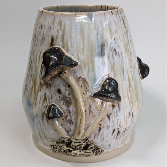 Skulpturell håndlaget keramisk vase med soppmotiv – Handmade Ceramic Mushroom Vase