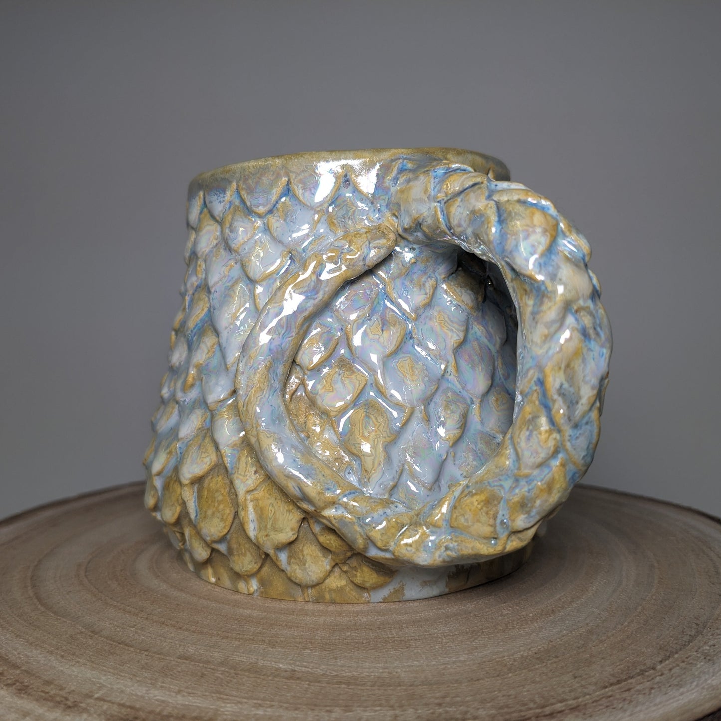 DragonScale Mug – Håndlaget keramisk krus
