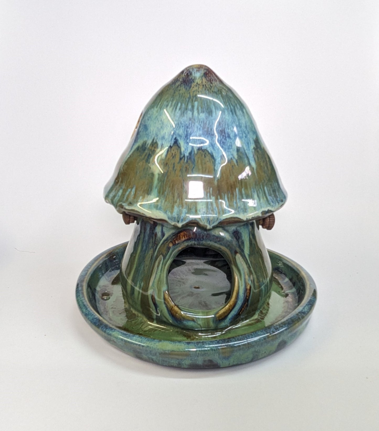 Håndlaget keramisk sopp-fuglemater – “Fjellelv” glasur | Mushroom Bird Feeder