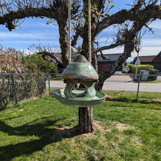 Håndlaget sopp fuglemater – “Mose” glasur (mushroom bird feeder)