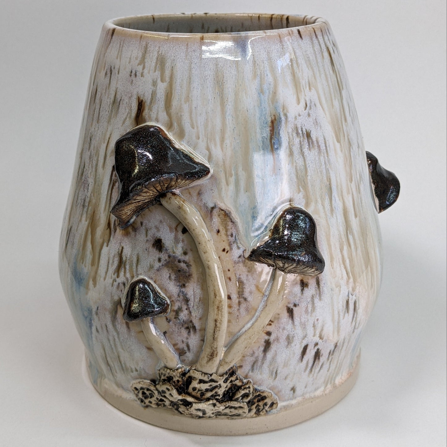 Skulpturell håndlaget keramisk vase med soppmotiv – Handmade Ceramic Mushroom Vase