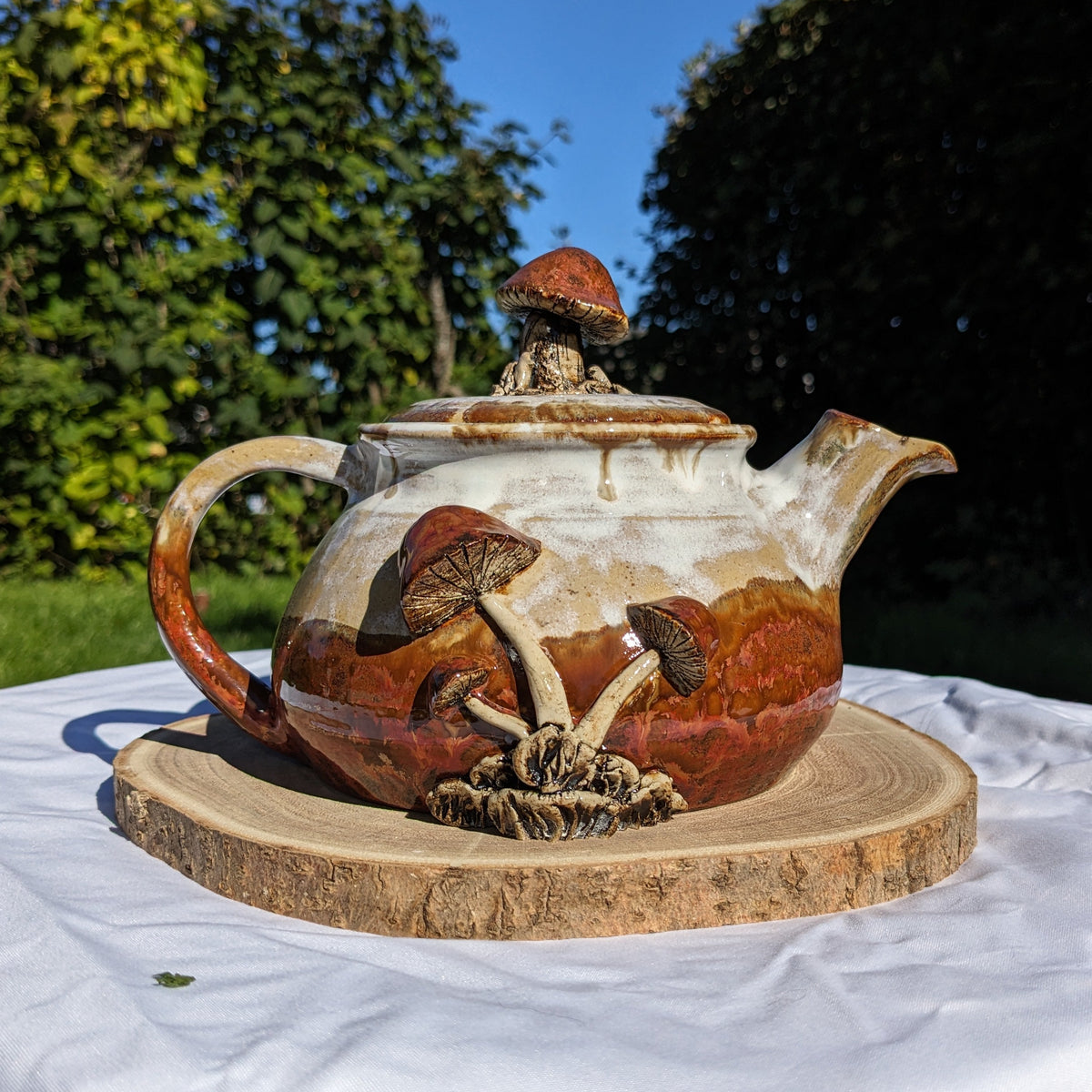 Håndlaget keramisk sopptekanne – Ancient Copper | Mushroom Teapot