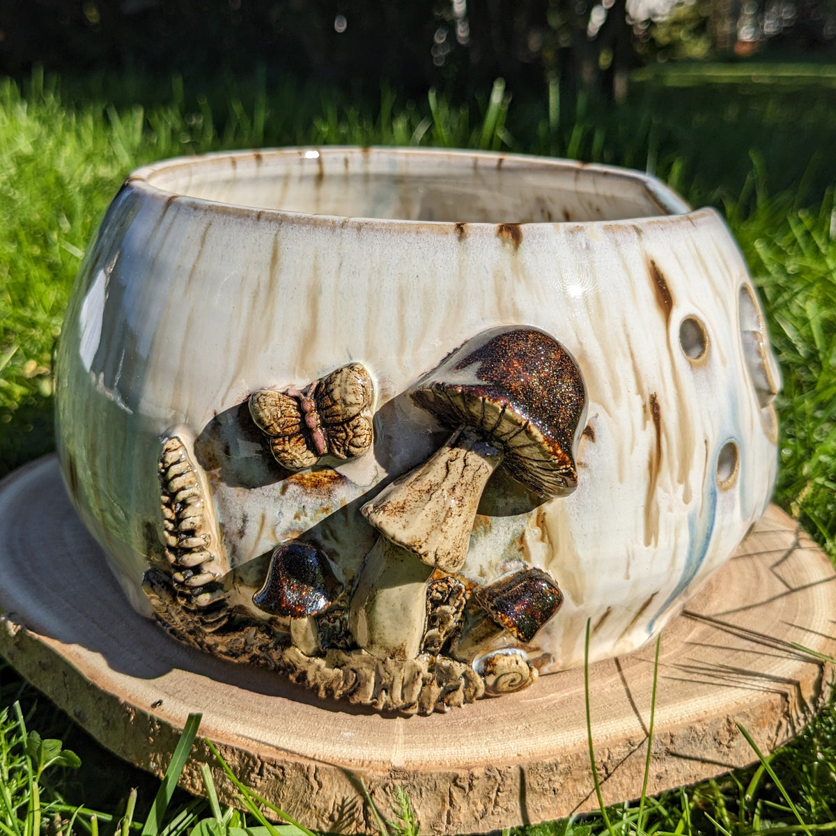 Håndlaget keramisk garnbolle med sopper – Mushroom Yarn Bowl