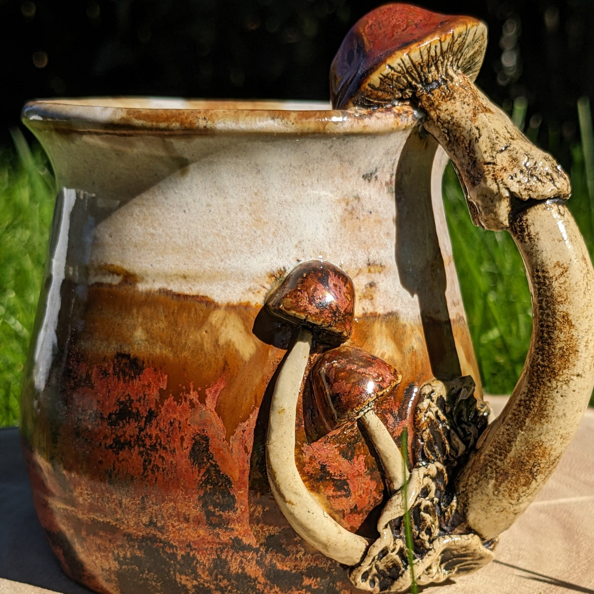 Håndlaget keramisk soppkrus – Ancient Copper | Mushroom Mug