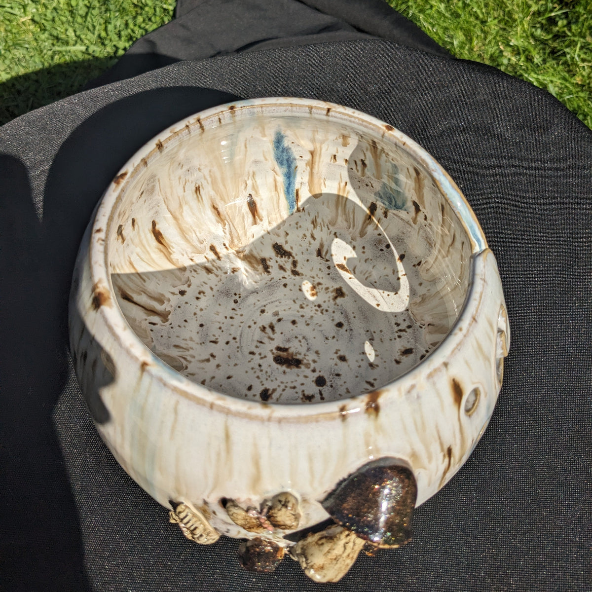 Håndlaget keramisk garnbolle med sopper – Mushroom Yarn Bowl