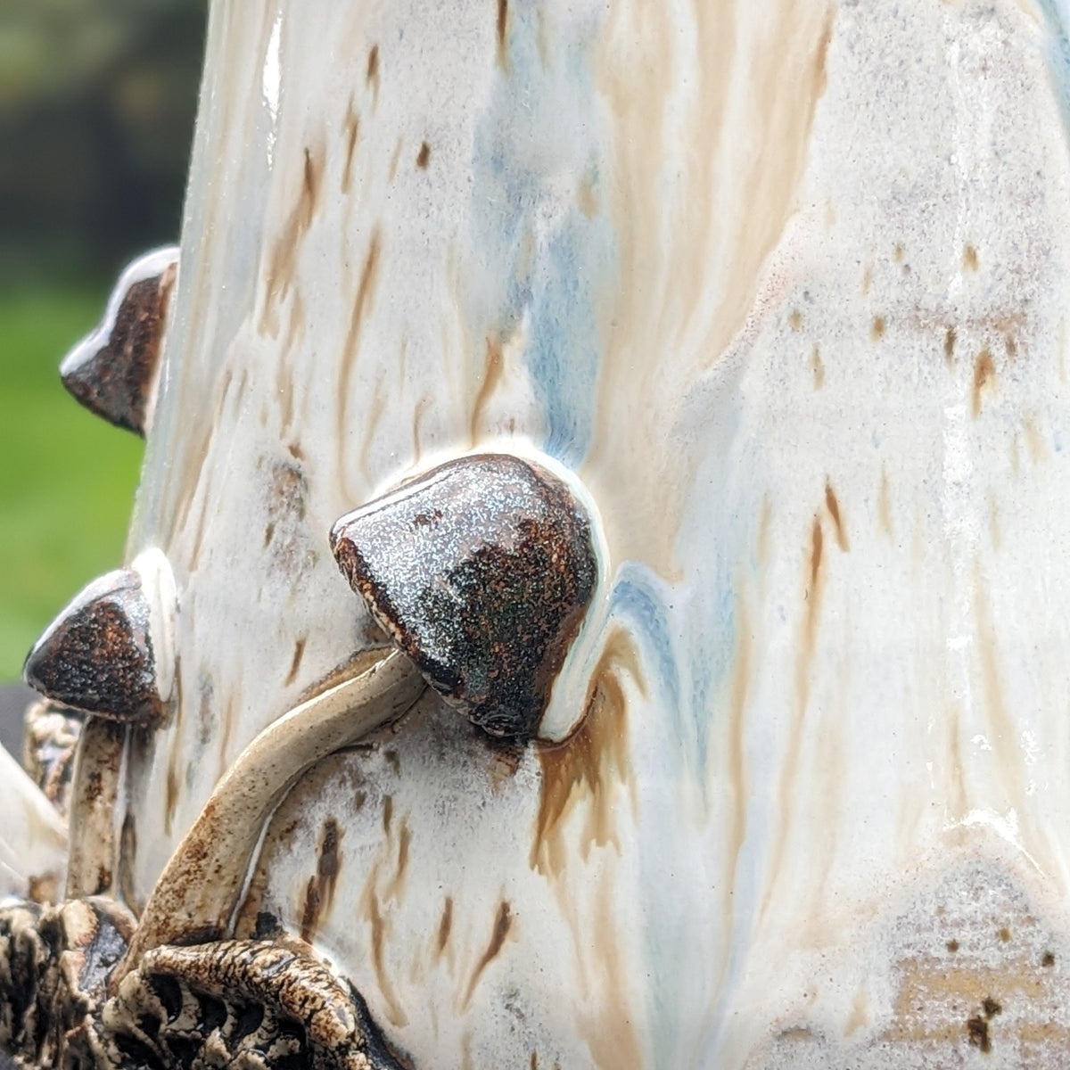 Håndlaget keramisk soppkanne – Skoginspirert te- og kaffekanne