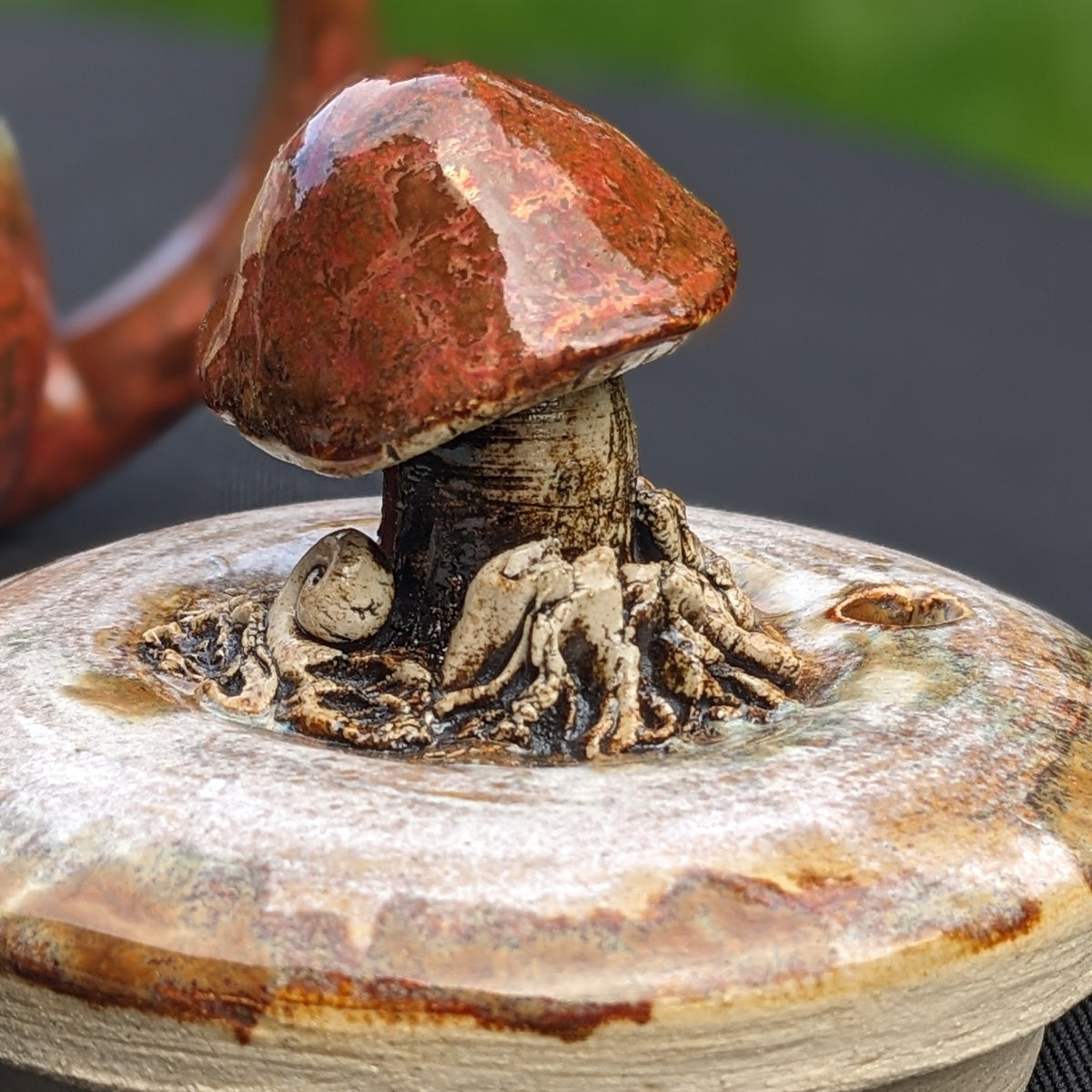 Håndlaget keramisk sopptekanne – Ancient Copper | Mushroom Teapot
