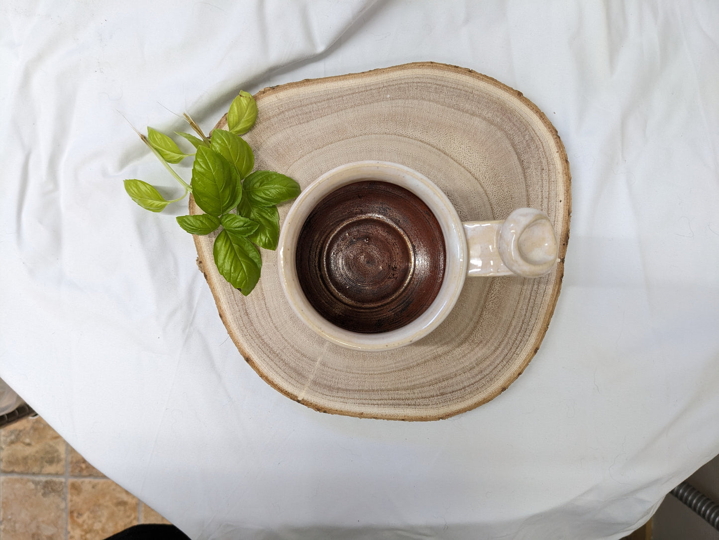 Rustikk Keramikkrus i Krem, Brun og Kobber