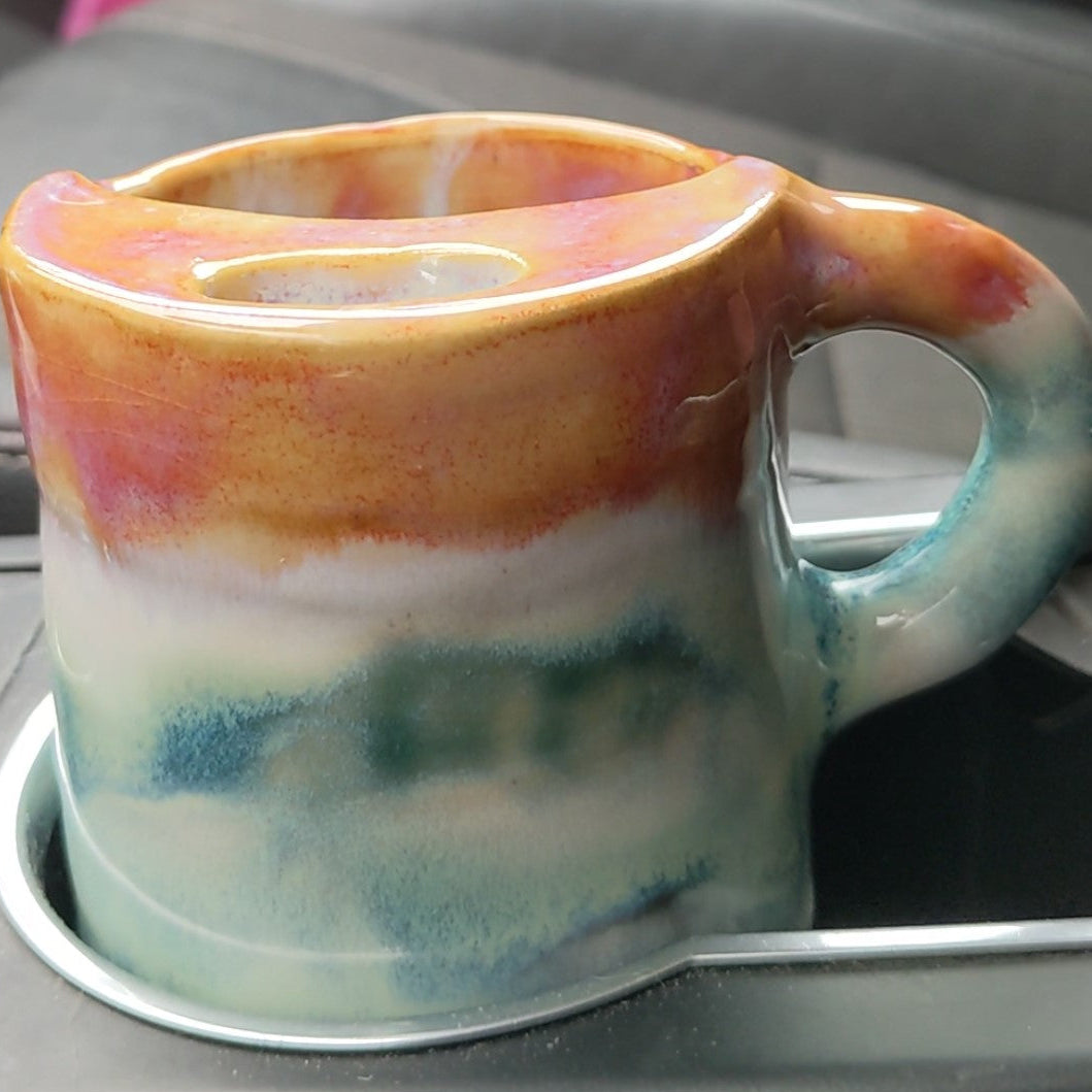 Håndlaget keramisk reisekopp med strandmotiv – Beach Sunset Travel Mug with Paw Prints